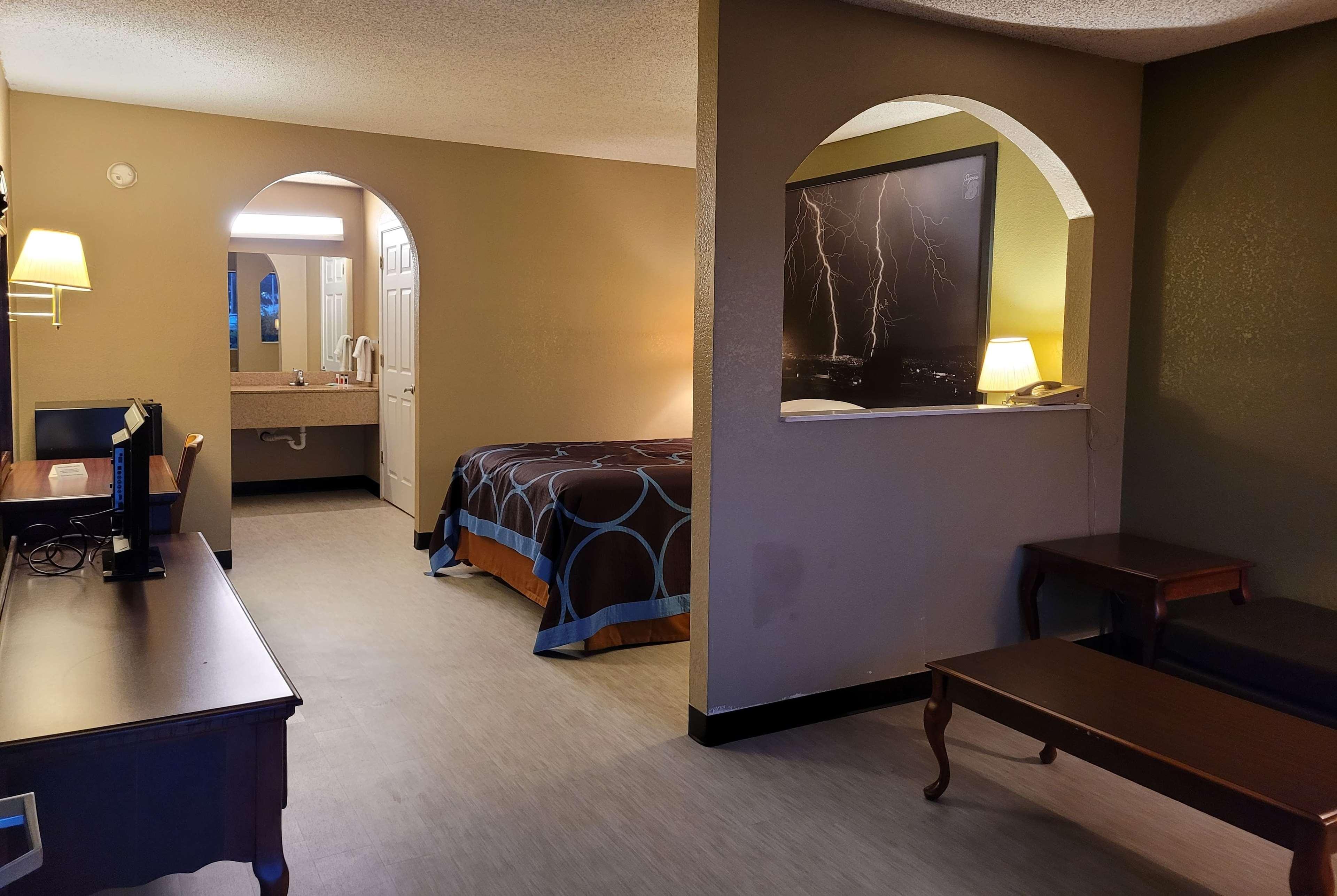 Super 8 By Wyndham Arkadelphia Caddo Valley Area Екстер'єр фото