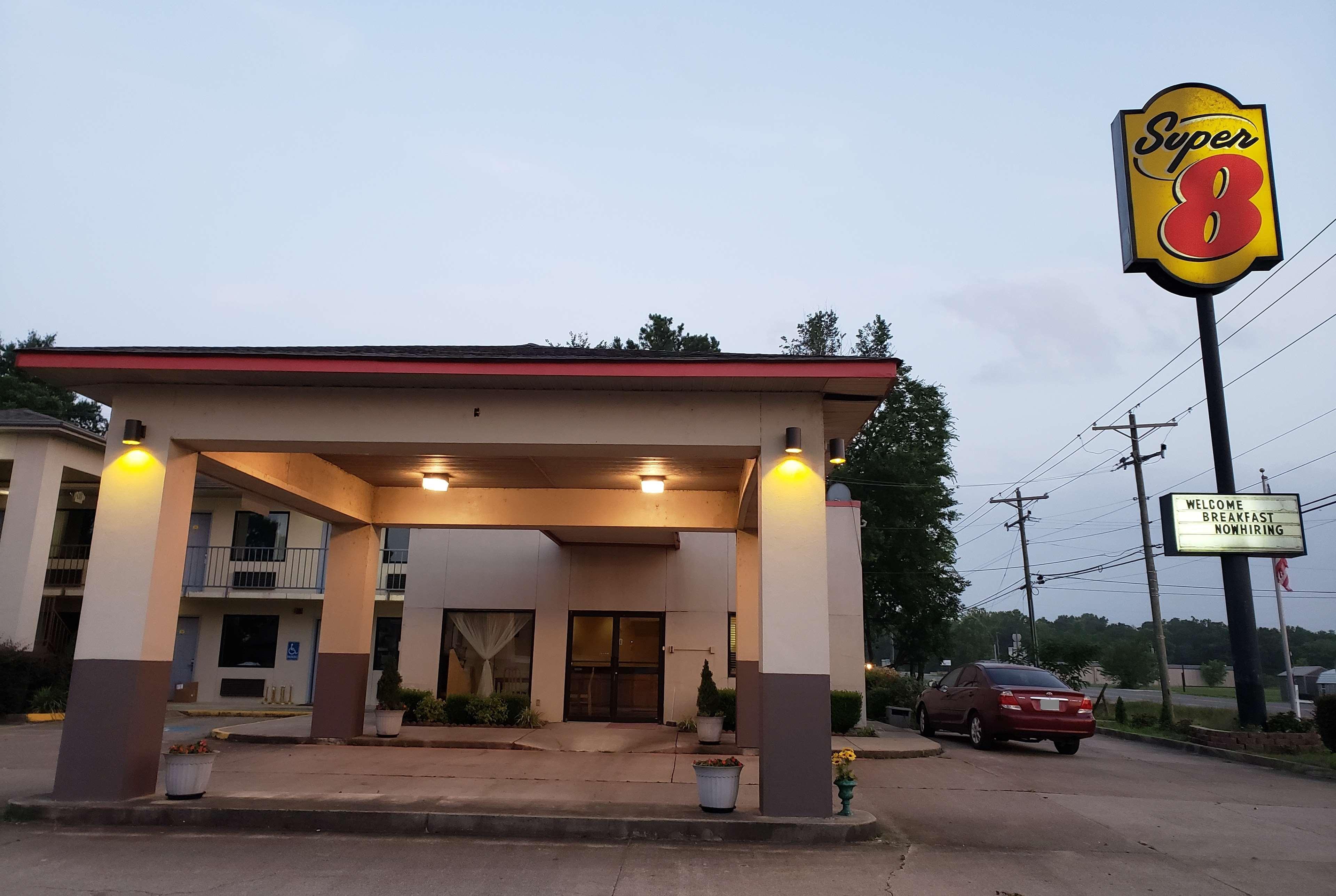 Super 8 By Wyndham Arkadelphia Caddo Valley Area Екстер'єр фото
