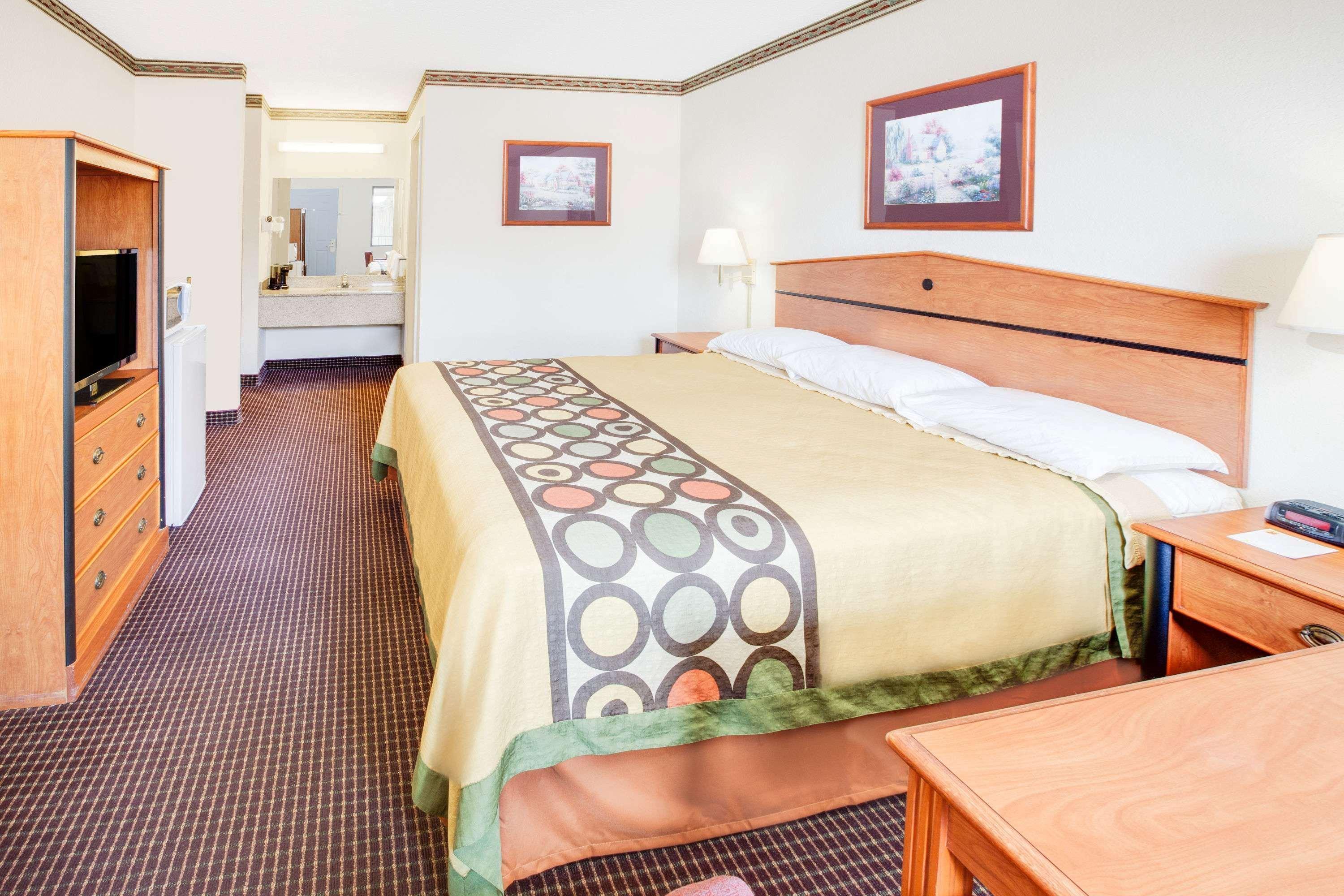 Super 8 By Wyndham Arkadelphia Caddo Valley Area Екстер'єр фото