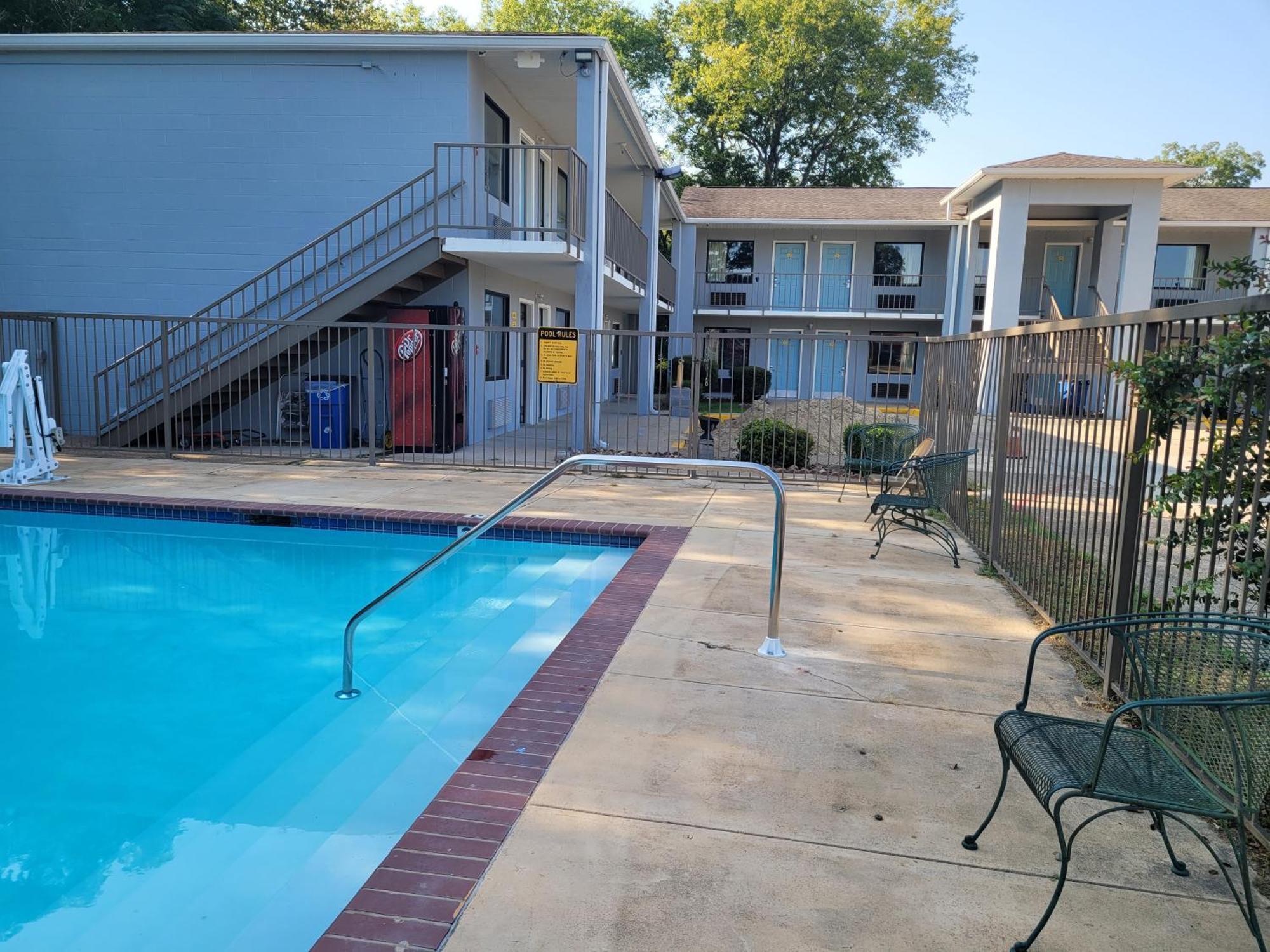 Super 8 By Wyndham Arkadelphia Caddo Valley Area Екстер'єр фото