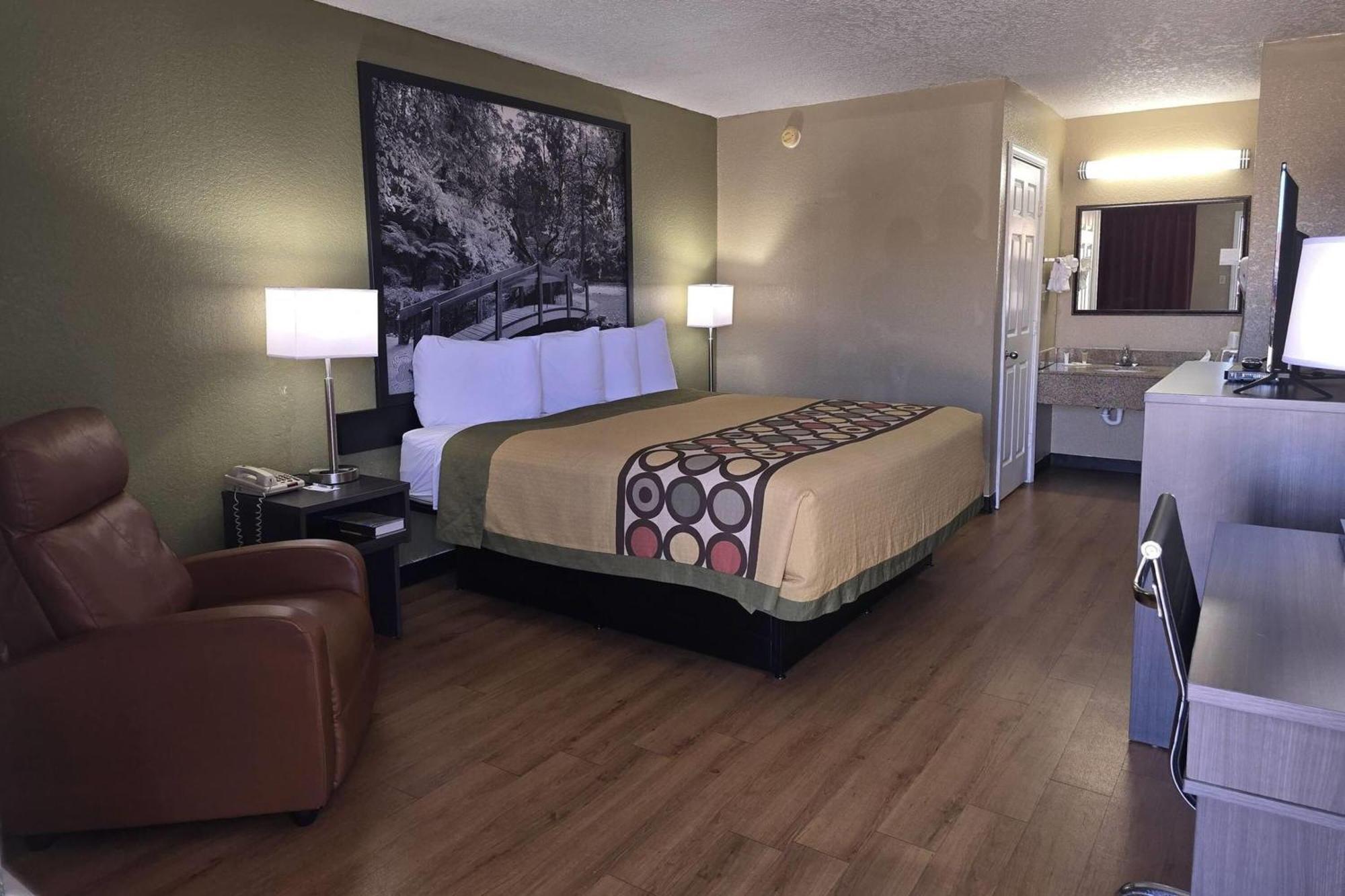 Super 8 By Wyndham Arkadelphia Caddo Valley Area Екстер'єр фото